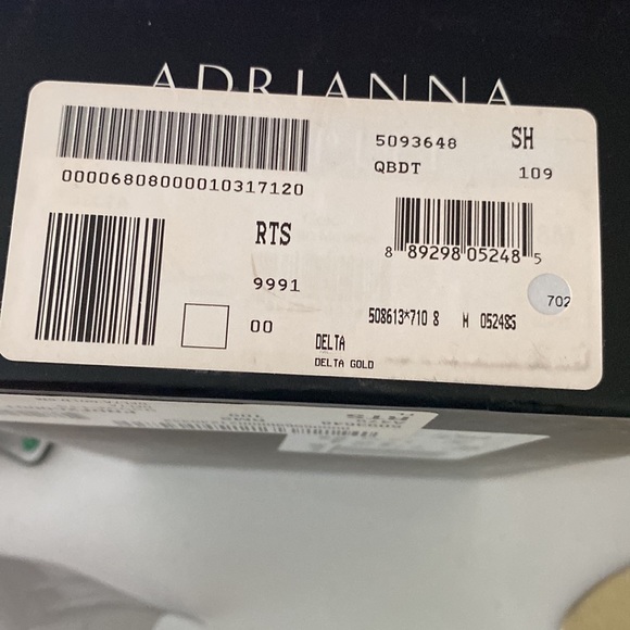 New Adrianna Papell Gold Sandal Flip Flop - Picture 8 of 8